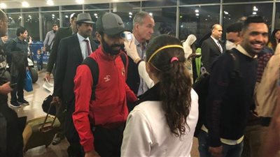 عاجل.. بالصور عودة بعثة الأهلى وخضوغها لفحص كورونا بالمطار 