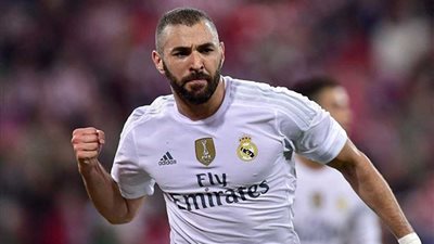 كريم بنزيمه يتفق على تجديد عقده مع ريال مدريد حتى 2022