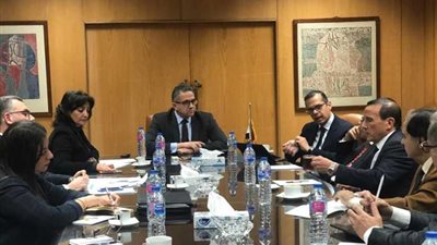 العناني يواصل لقاءته مع رجال السياحة