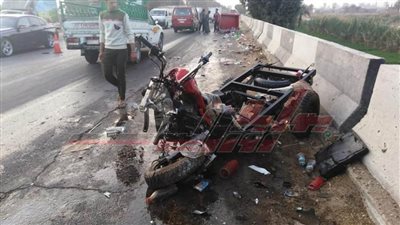 مصرع شخص وإصابة 14 آخرين في حادث سيارة ميكروباص وتروسيكل بأسيوط 