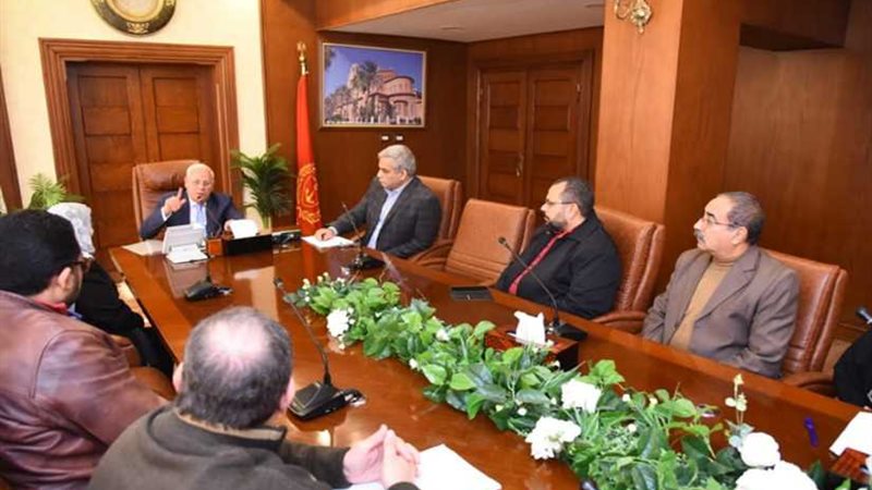 محافظ بورسعيد يعقد