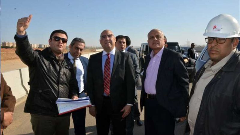 وزير الإسكان يتفقد