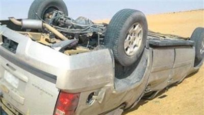 إصابة 4 أشخاص إثر انقلاب سيارة بالطريق الزراعي بالبحيرة