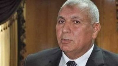 محافظ الوادي الجديد يبحث ترتيبات الملتقى الدولي للتمور مع وفد وزارة الصناعة