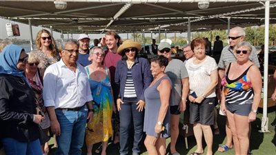 بعد تأكد خلوهم من كورونا.. السائحون يستكملون زيارتهم للأقصر