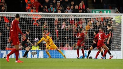 رأسية فاينالدوم ترسم الإبتسامة على وجه ليفربول أمام أتلتيكو مدريد في الشوط الأول 