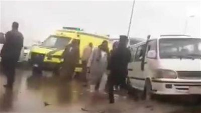 تصادم ثلاث سيارات بطريق برج العرب ونقل المصابين للمستشفى