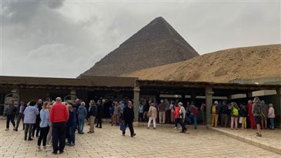 رغم سوء الأحوال الجوية توافد أعداد من السائحين للمناطق الأثرية 