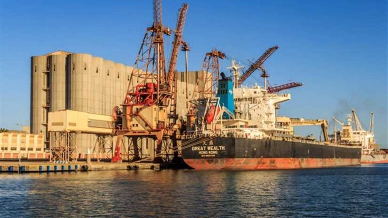 النقل ترفرف في العلالي..