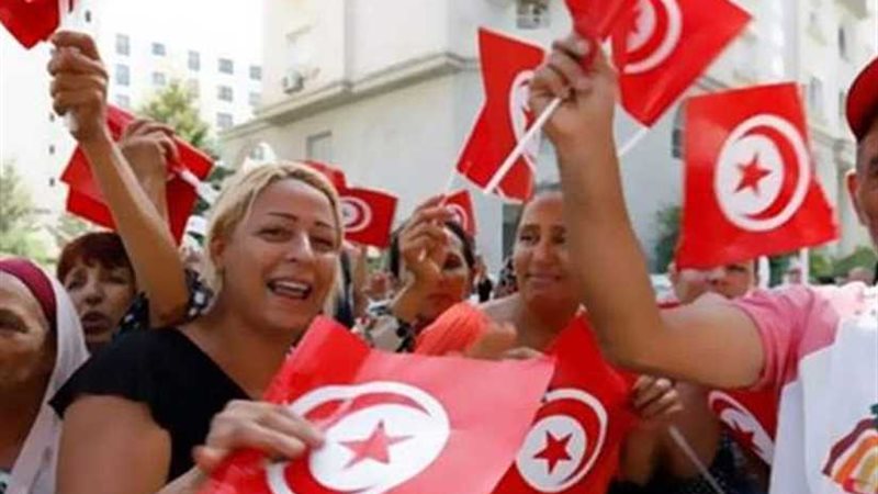 بالزينة والدجاج المصلي