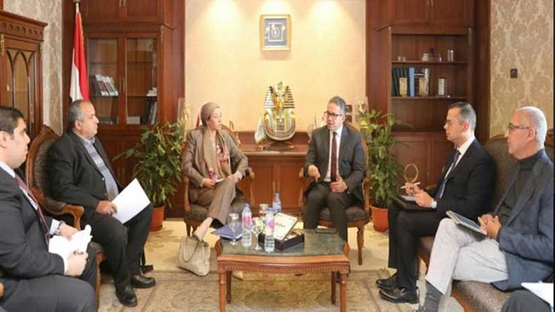 العنانى وفؤاد يبحثان