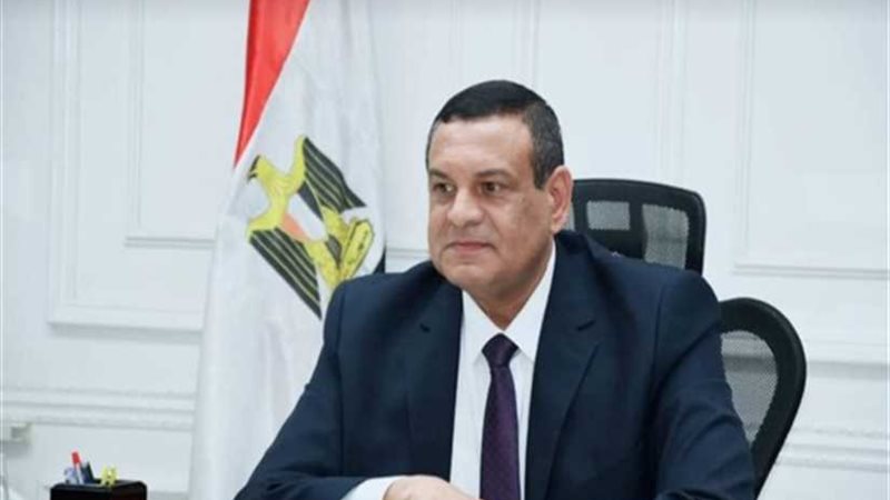 محافظ البحيرة يهنئ