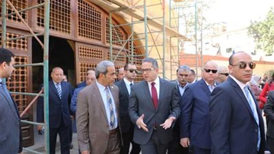 وزير الآثار والسياحة يتفقد أعمال تطوير منطقة المطرية وشجرة مريم