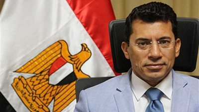 وزير الرياضة يتفقد صالات اليد المستضيفة لكأس العالم 2021