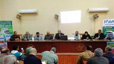 زراعة أسيوط تُعقد ندوة تثقيفية حول تربية النحل..صور