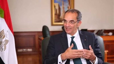 وزير الاتصالات يفتتح مكتب بريد سوهاج الرئيسي