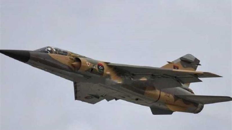 الطيران الليبي يقصف