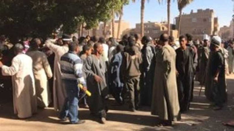 إصابة 4 أشخاص بطلق