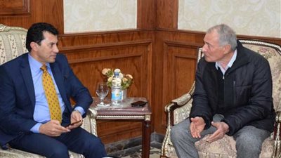 بالصور.. وزير الرياضة ورئيس الاتحاد الدولي لكرة اليد يتفقدان المركز الأوليمبي بالمعادي