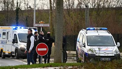 مقتل وإصابة 4 أشخاص في حادث طعن جنوب باريس