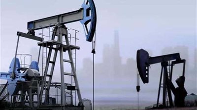 خبراء يتوقعون ارتفاع النفط إلى 80 دولارًا للبرميل حال تعطل الإمداد