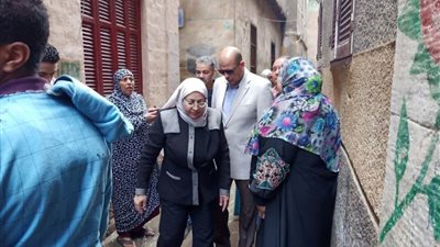 نائب محافظ القاهرة للمواطنين: اطمئنوا أيدينا معكم