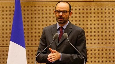 فرنسا تقرر إغلاق المقاهي والمتاجر والمطاعم ودور السينما للسيطرة على كورونا