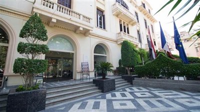 إغلاق المركزين الثقافيين 