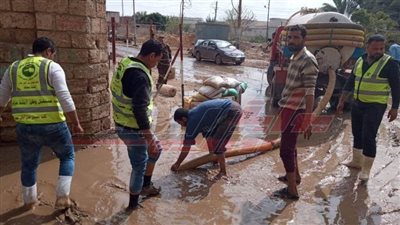 مستقبل وطن بالمنيا يشارك الأجهزة التنفيذية في إزالة آثار الأمطار وتوفير سيارات للمرضى 