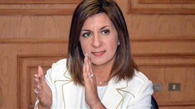 وزيرة الهجرة تتابع قضية المصريين العالقين بمطار الأردن للعمل على تسهيل دخولهم