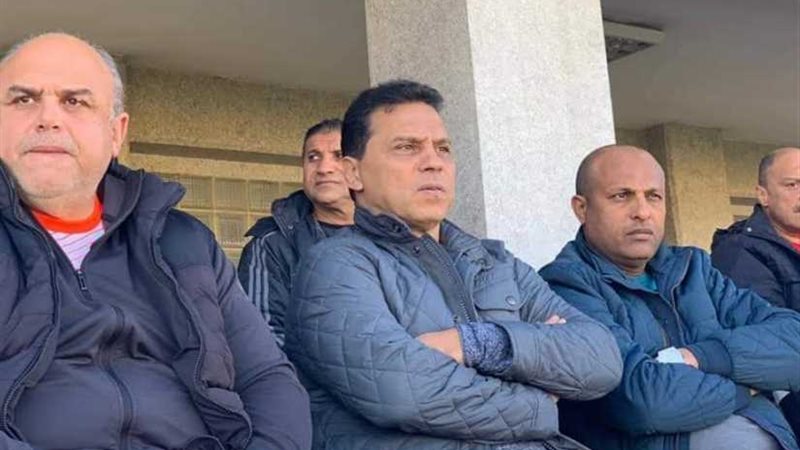 البدري يحضر مباراة