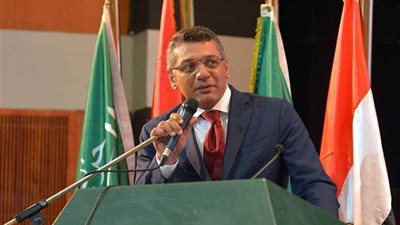 الوفد يطالب بمزايا لتوطين صناعة السيارات الكهربائية