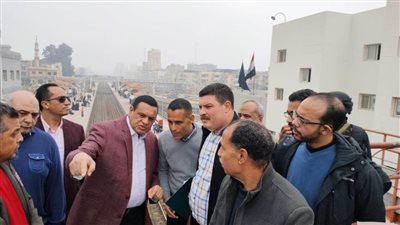بتكلفة تجاوزت 100 مليون جنيه.. محافظ البحيرة يتفقد الأعمال بمحطة سكة حديد دمنهور