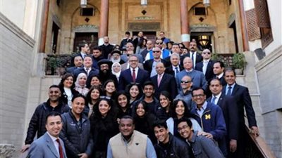 العناني يلتقي زائري كنيسة أبي سرجة