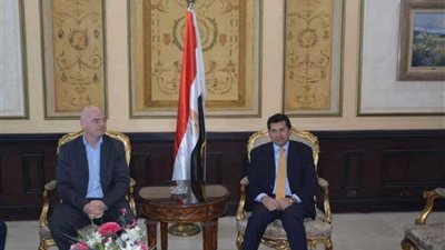 وزير الرياضة يستقبل رئيس 