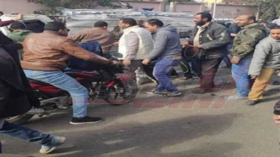 وفاة 3 وإصابة 7 في حادث أمام جامعة القاهرة.. صور