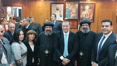 المصريين الأحرار بشمال القاهرة يهنئ أساقفة شبرا بالعيد
