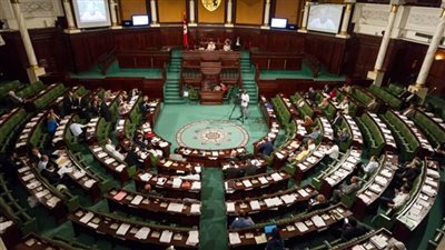 برلمان تونس يدعو الحكومة لإغلاق الحدود وإعلان الطوارئ للحد من تفشي كورونا