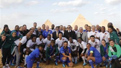 نجوم الساحرة المستديرة في 