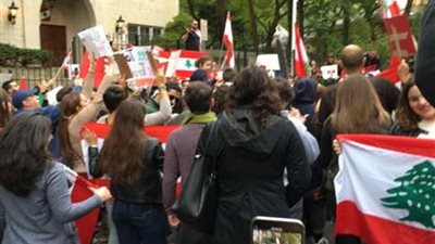 احتجاجات أمام البرلمان اللبناني..ومسيرات في شوارع بيروت تندد بالقوى السياسية