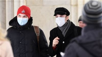 كبار مسؤولي خدمة الصحة الوطنية في إنجلترا.. 80% من البريطانيين سيصابون بـ