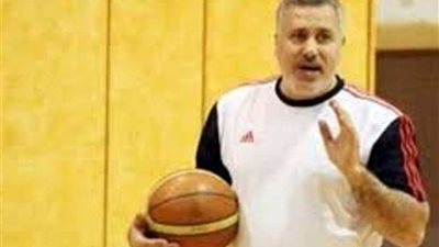 اتحاد كرة السلة يقرر إيقاف المدير الفني للزمالك وإحالته للتحقيق