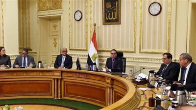 تعرف على  قرار تخفيض عدد العاملين في المصالح والأجهزة الحكومية