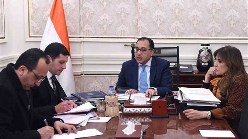 رئيس الوزراء يبحث