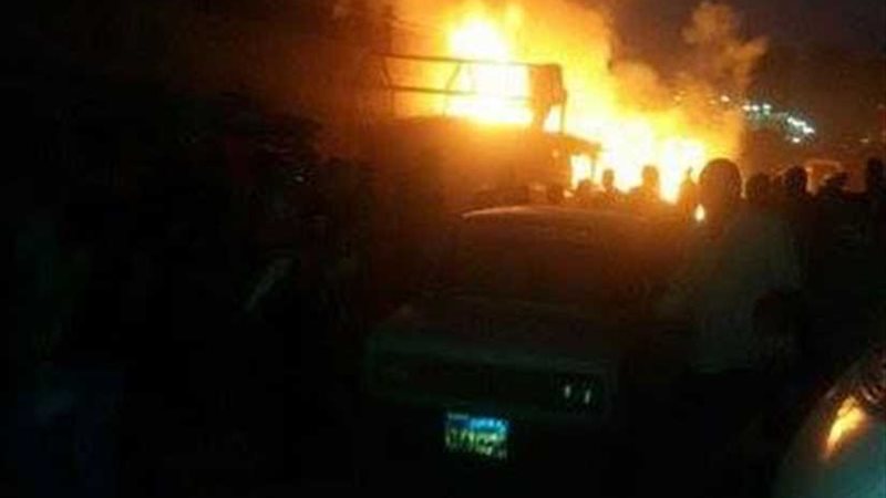 تفحم جثة طفل وإصابة