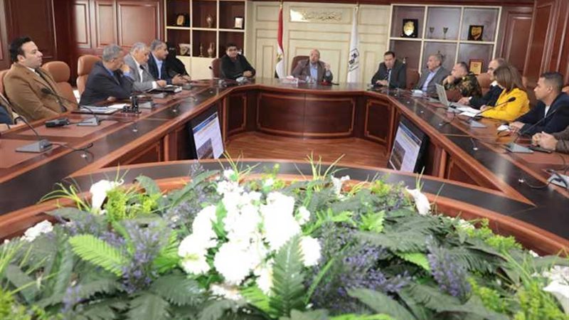 محافظ بني سويف يراجع