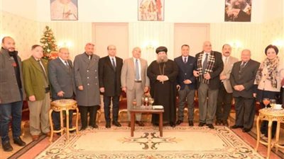 رئيس جامعة أسيوط يهنئ الأقباط بعيد الميلاد المجيد