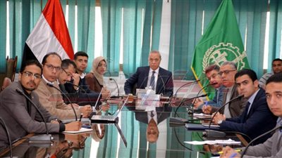 القليوبية تبحث إنشاء محطات وسيطة للقمامة بالمدن