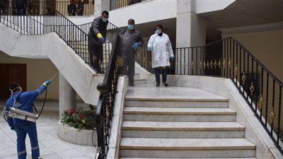 حملة تعقيم واسعة لمنشآت جامعة حلوان