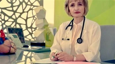 بالفيديو.. طبيبة فلسطينية تغني للكورونا من كلماتها وألحانها